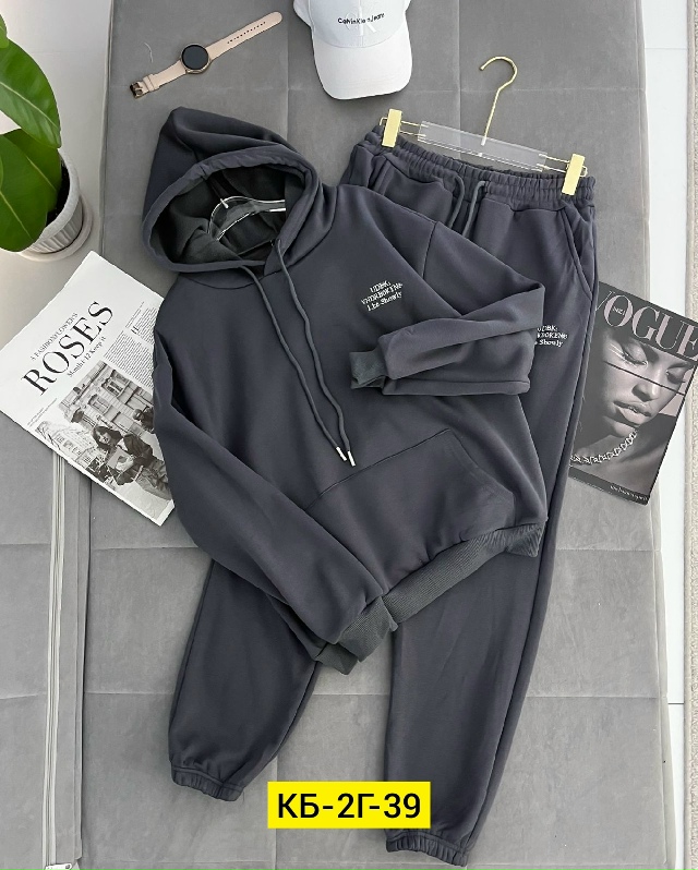 Спортивный костюм 23135262