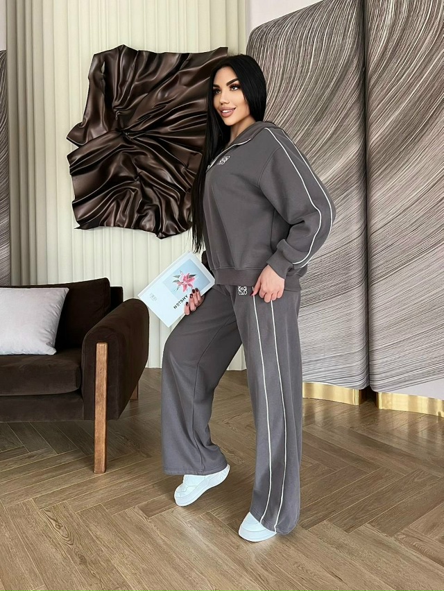 Спортивный костюм 23134568