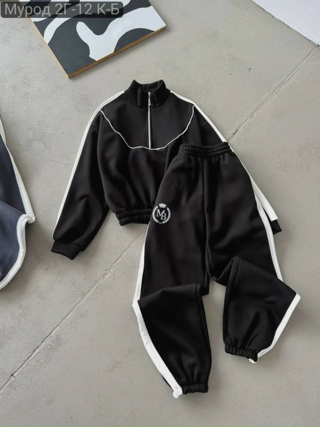 Спортивный костюм 23136654