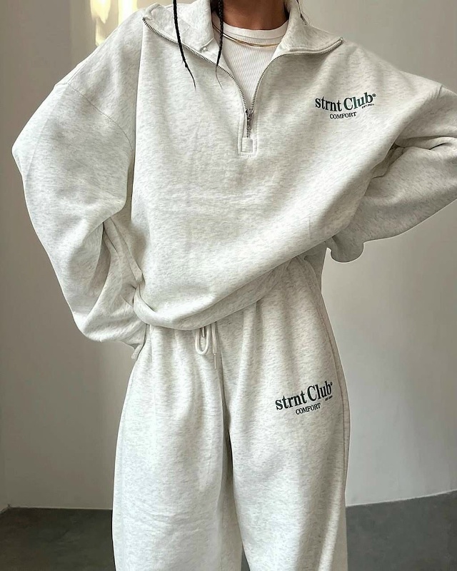 Спортивный костюм 23135929