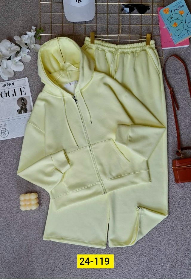 Спортивный костюм 23137936