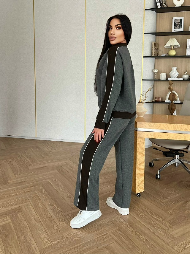 Спортивный костюм 23138551