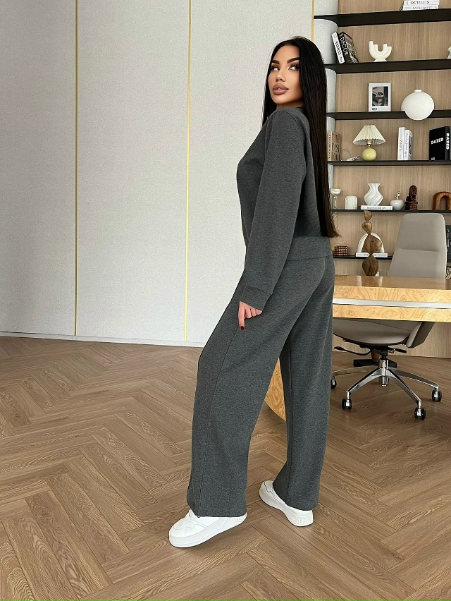 Спортивный костюм 23138483