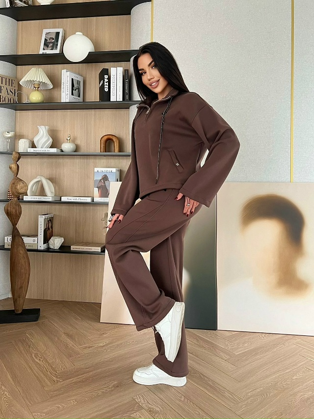 Спортивный костюм 23138414