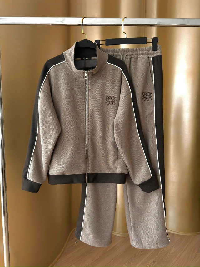 Спортивный костюм 23138551