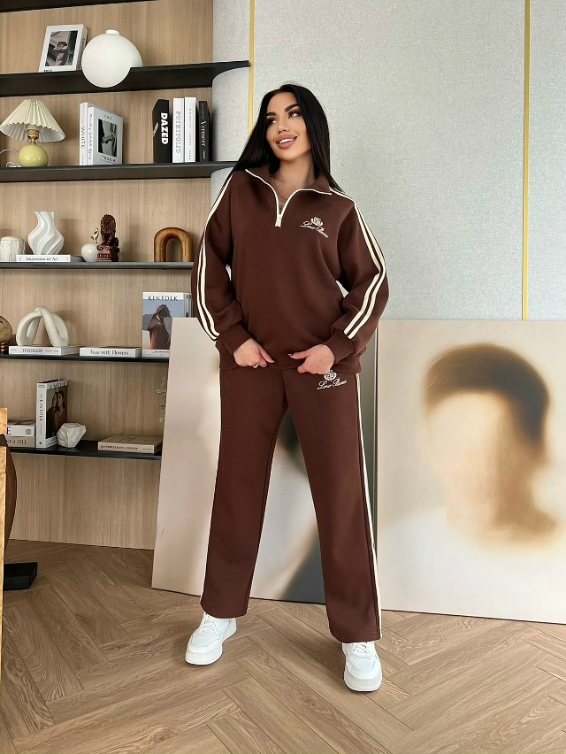 Спортивный костюм 23138484