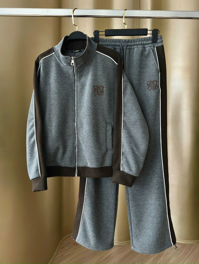 Спортивный костюм 23138551