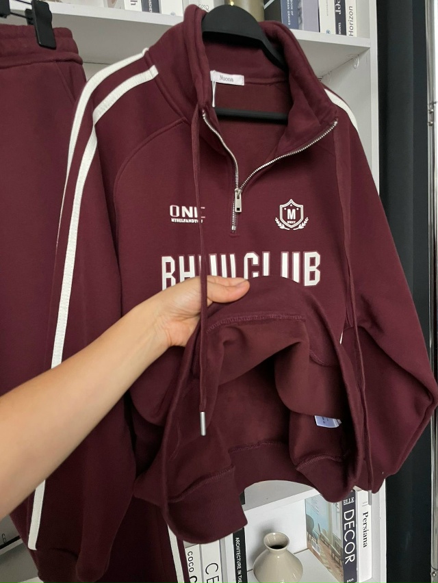 Спортивный костюм 23138344