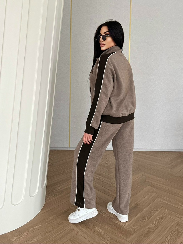 Спортивный костюм 23138551