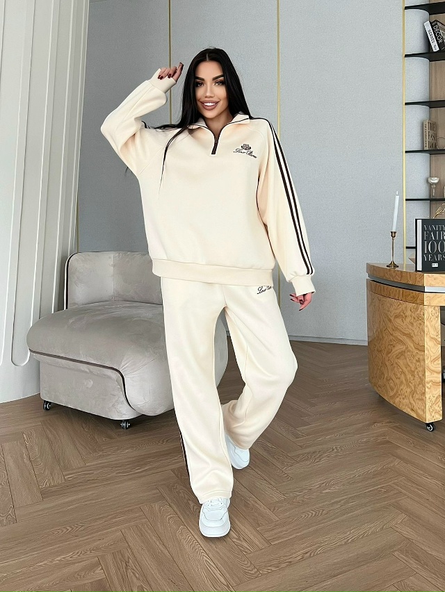 Спортивный костюм 23138484