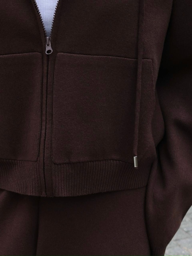 Спортивный костюм 23138475