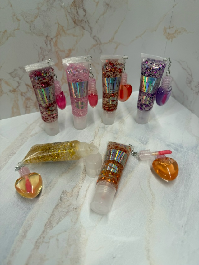 Блеск для губ 23141892