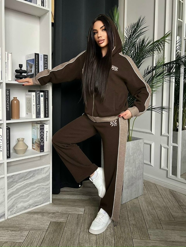 Спортивный костюм 23143217