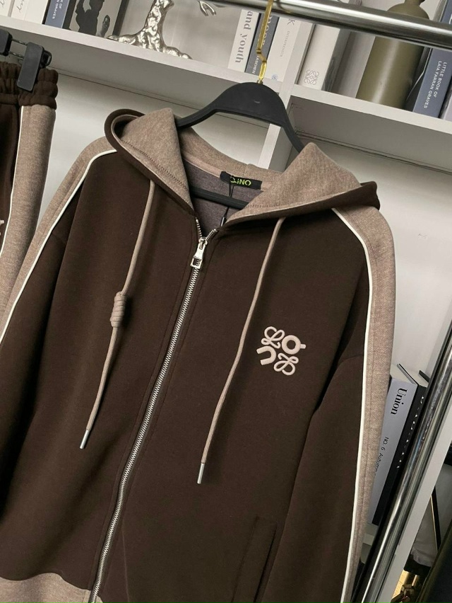 Спортивный костюм 23143217