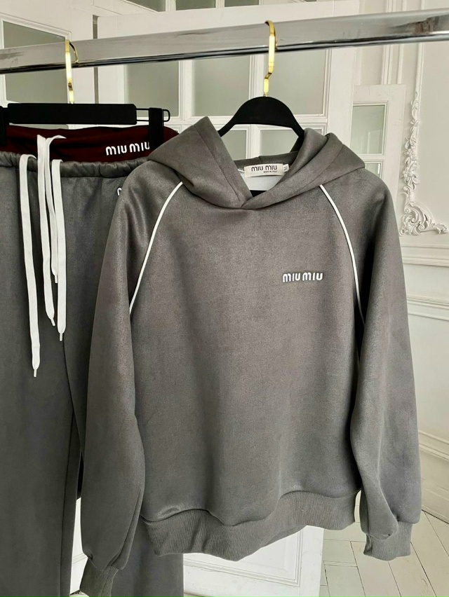 Спортивный костюм 23144294