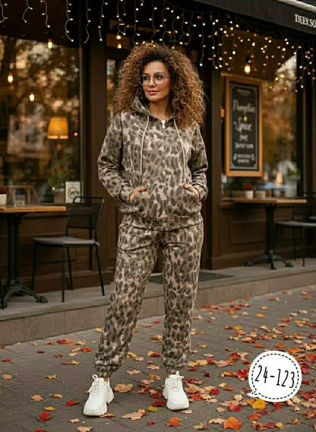 Спортивный костюм 23143974