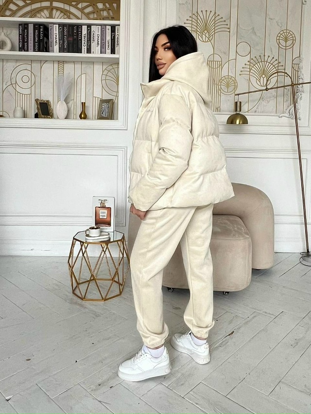 Спортивный костюм 23144293