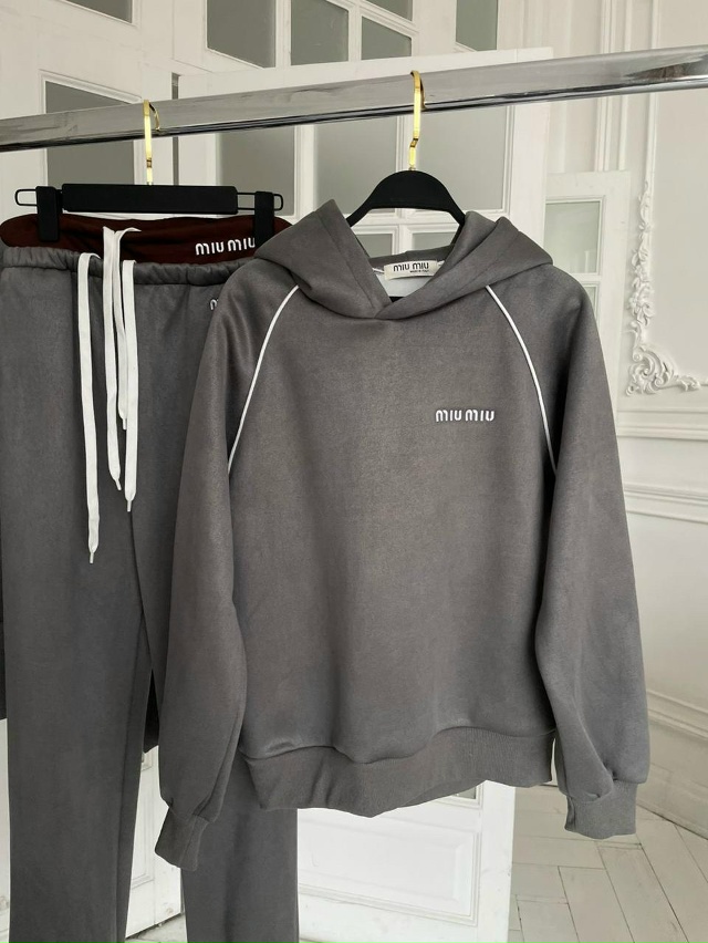 Спортивный костюм 23144294