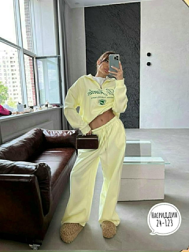 Спортивный костюм 23144866