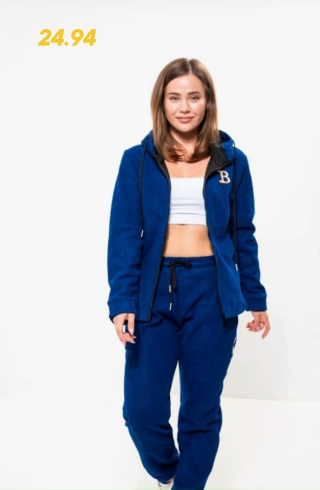 Спортивный костюм 23145479