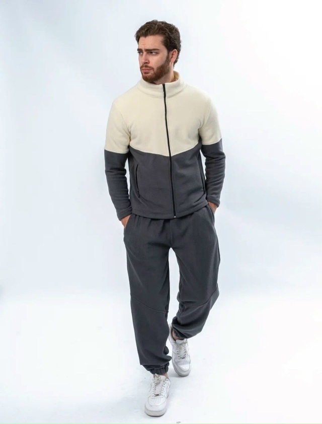 Спортивный костюм 23147468