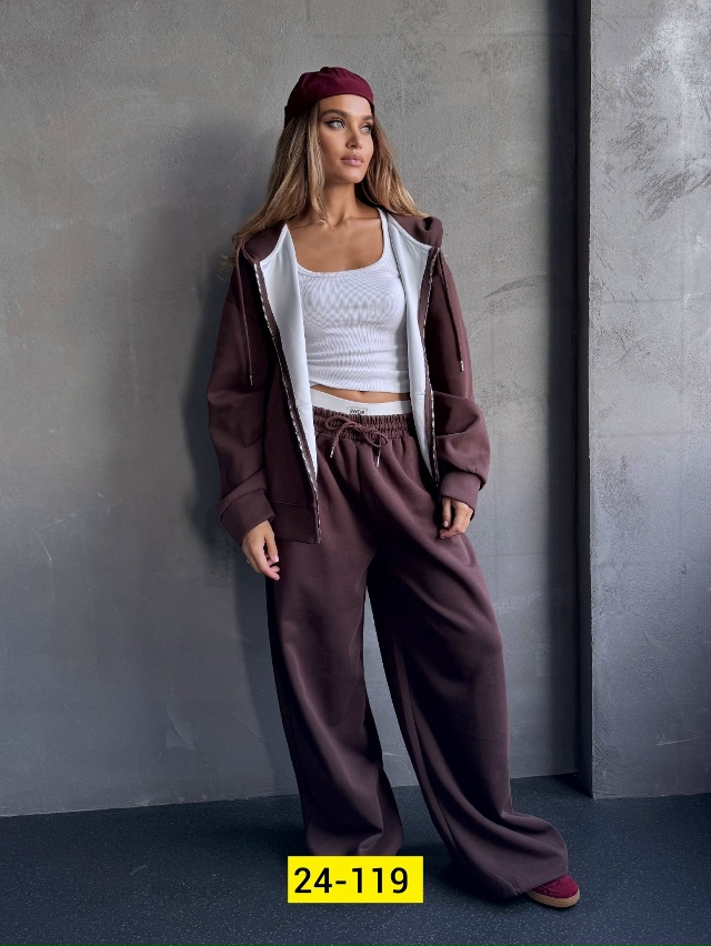 Спортивный костюм 23148506