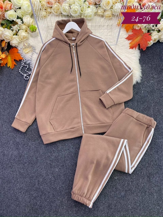 Спортивный костюм 23148891