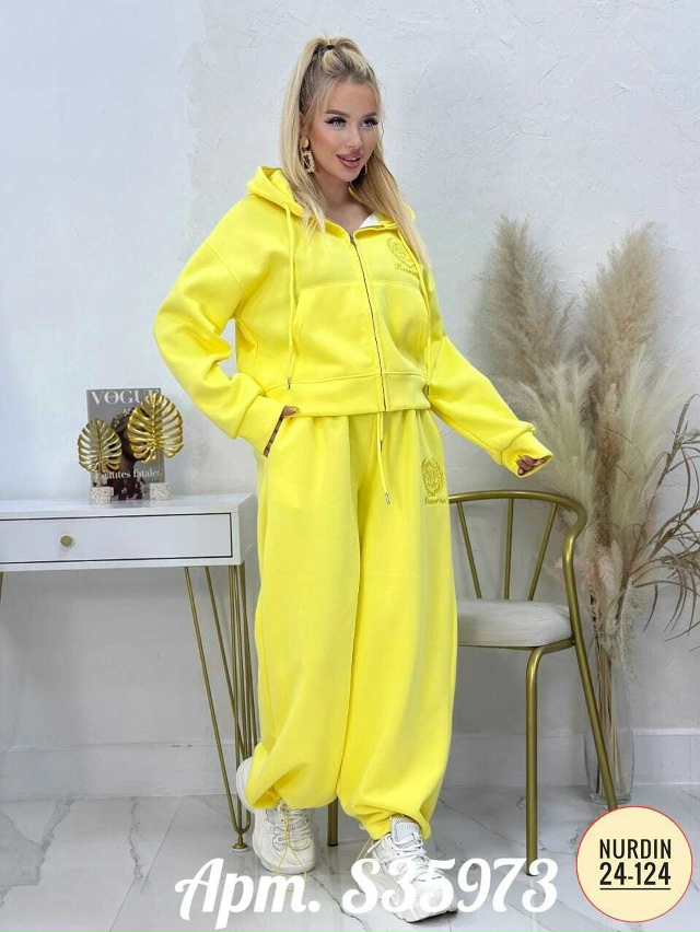 Спортивный костюм 23150380