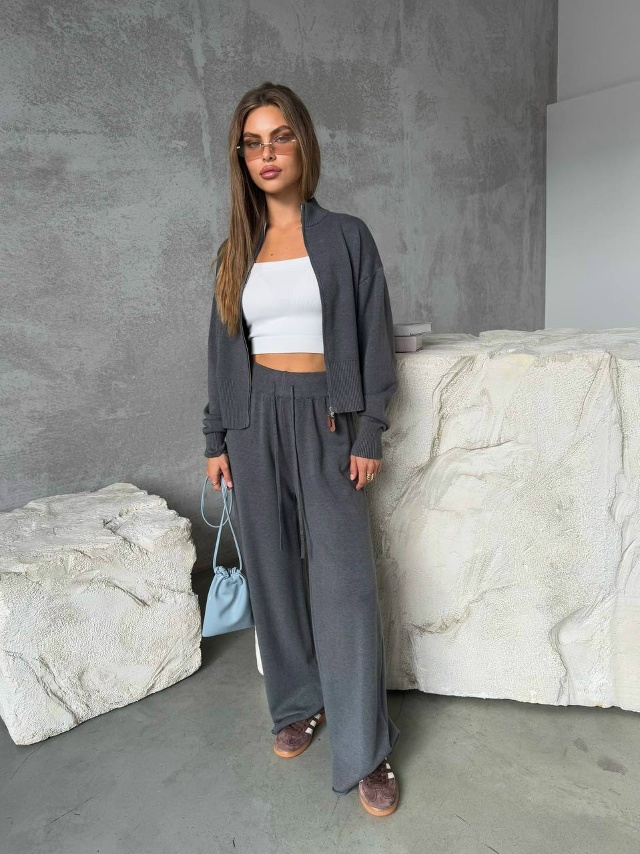 Спортивный костюм 23152413