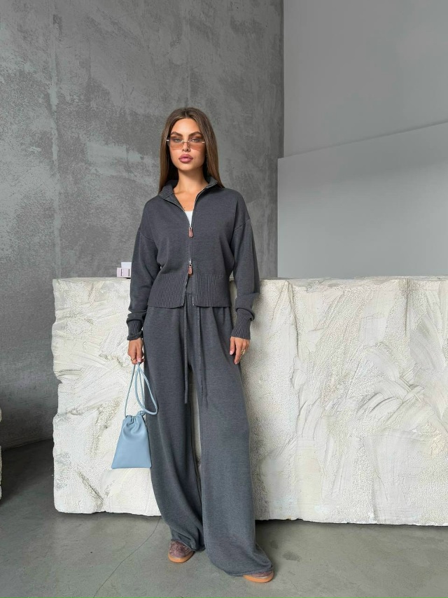 Спортивный костюм 23152413