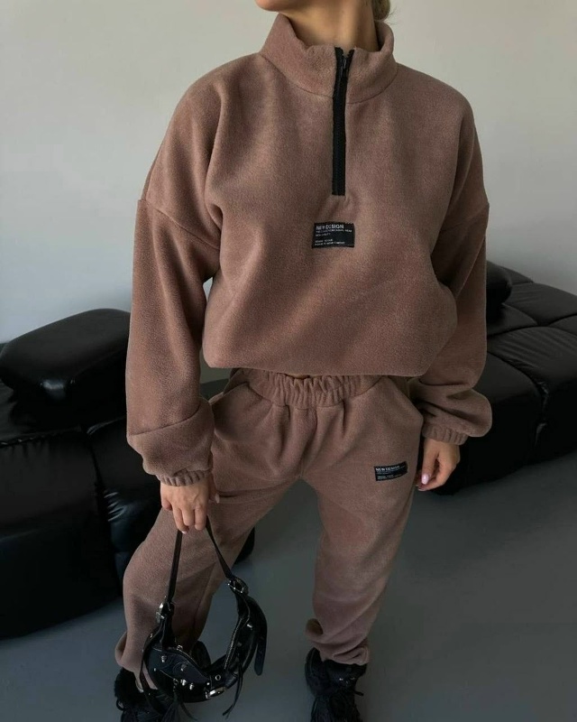 Спортивный костюм 23155177