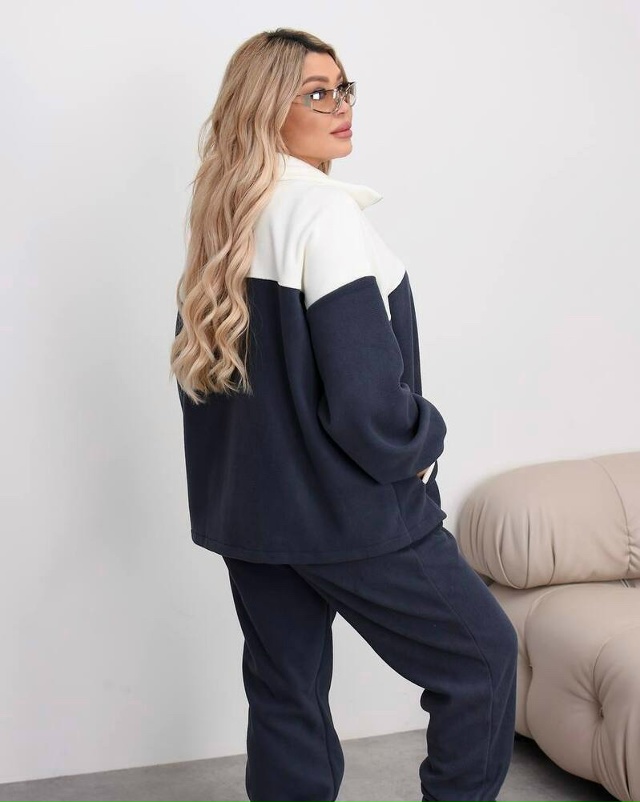 Спортивный костюм 23157094