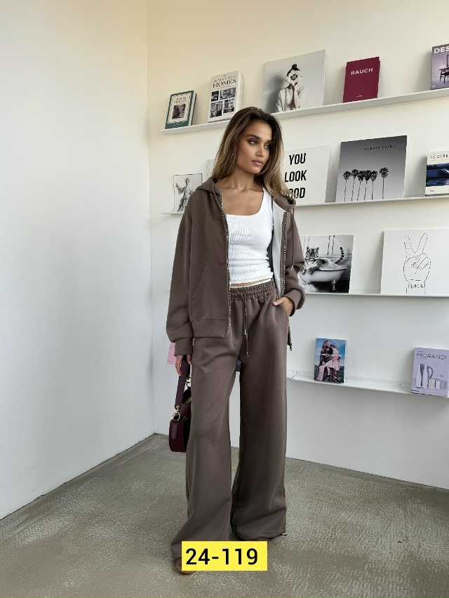 Спортивный костюм 23158278