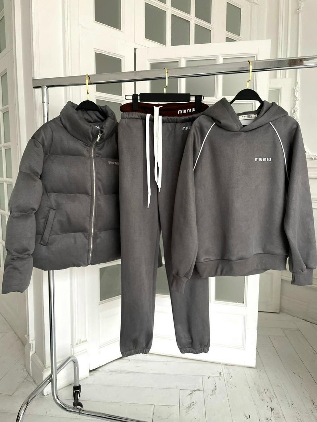 Спортивный костюм 23158821