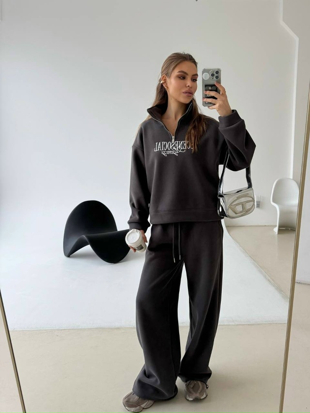 Спортивный костюм 23159180