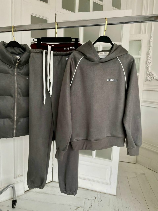 Спортивный костюм 23158821