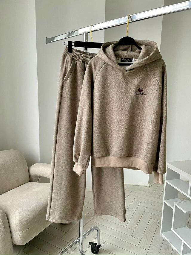 Спортивный костюм 23158617