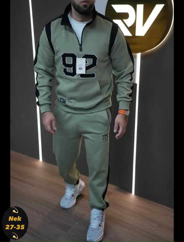 Спортивный костюм 23164819