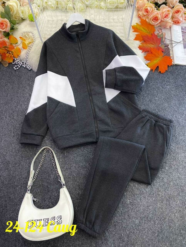 Спортивный костюм 23168597