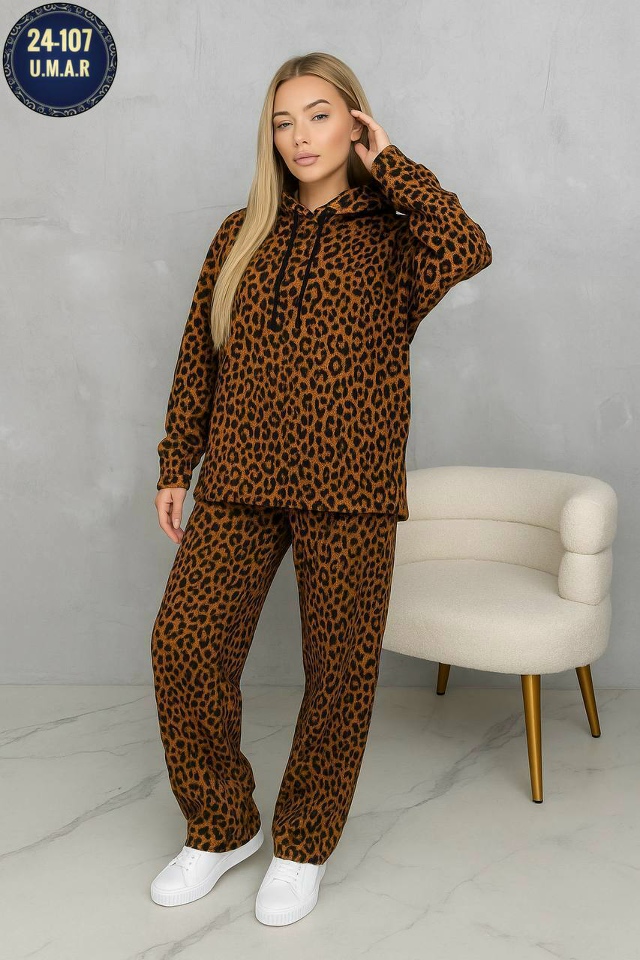 Спортивный костюм 23168676