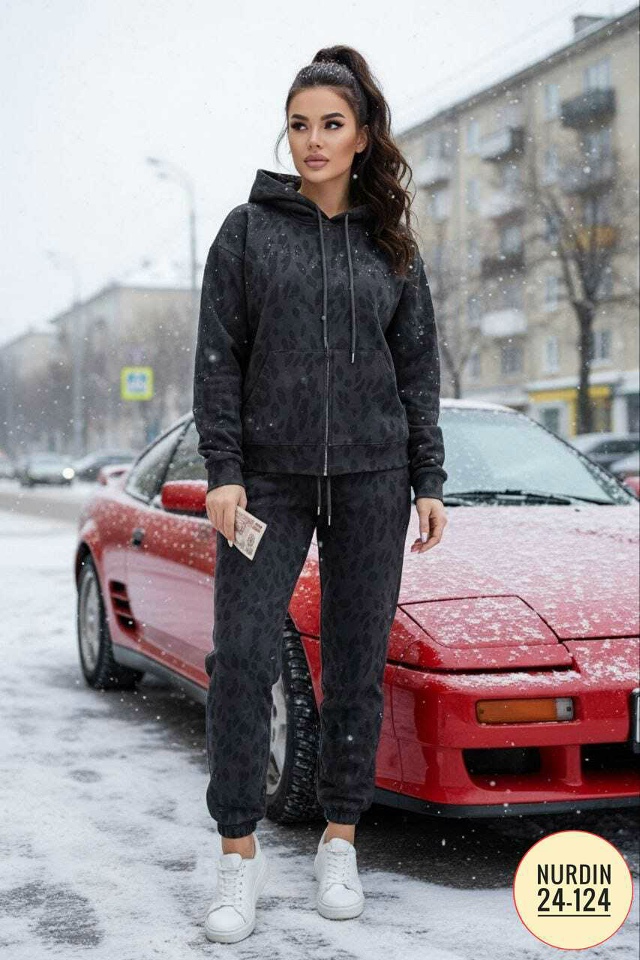 Спортивный костюм 23175382