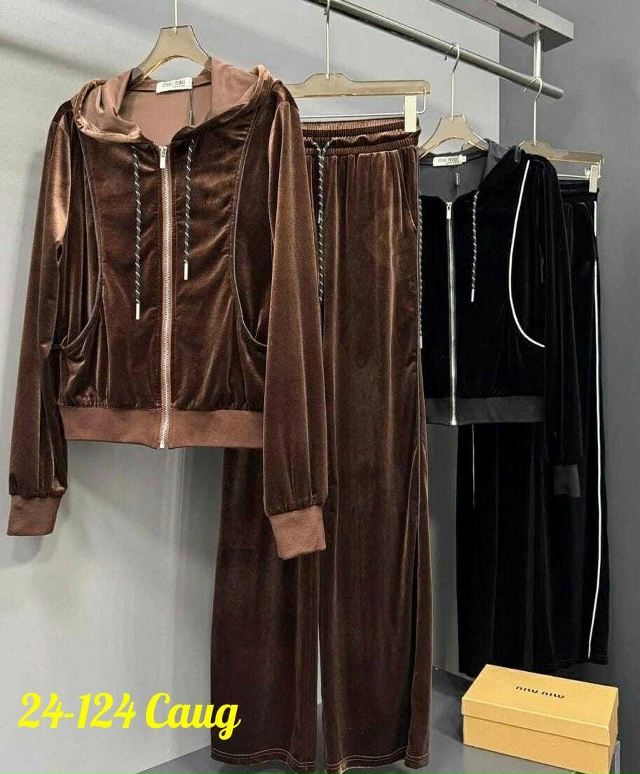 Спортивный костюм 23175235