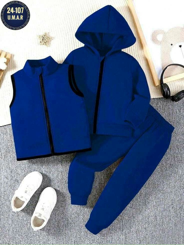 Спортивный костюм 23175369