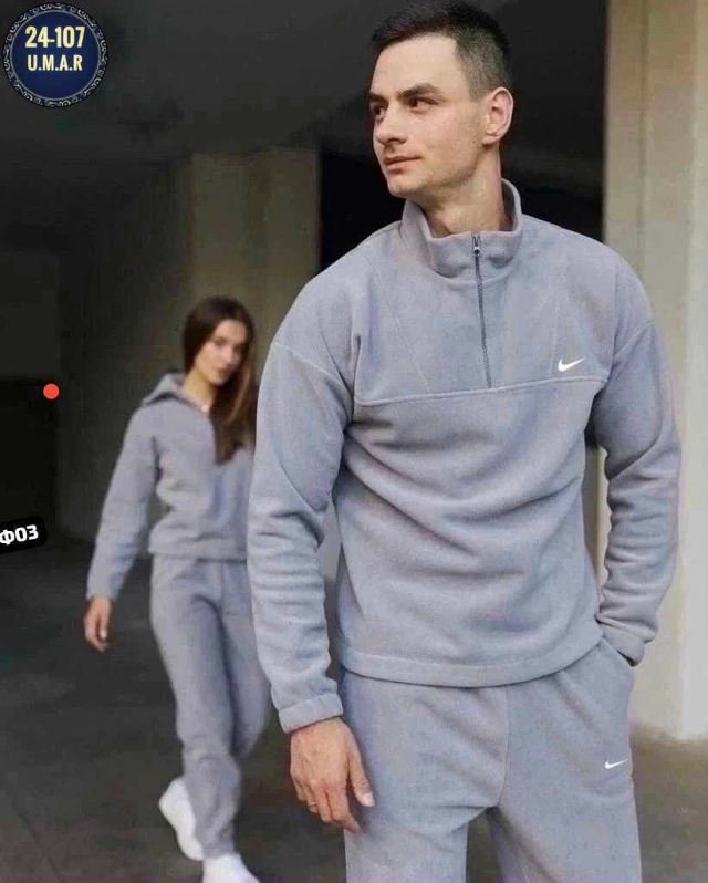 Спортивный костюм 23176443