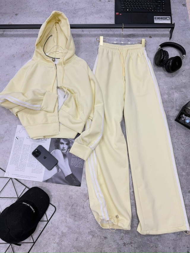 Спортивный костюм 23177670