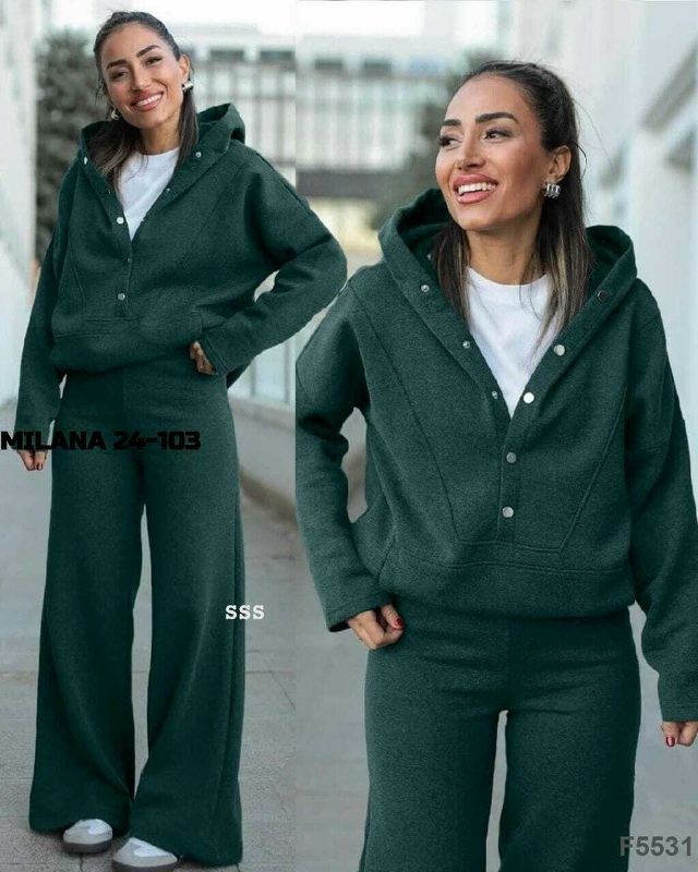 Спортивный костюм 23178729