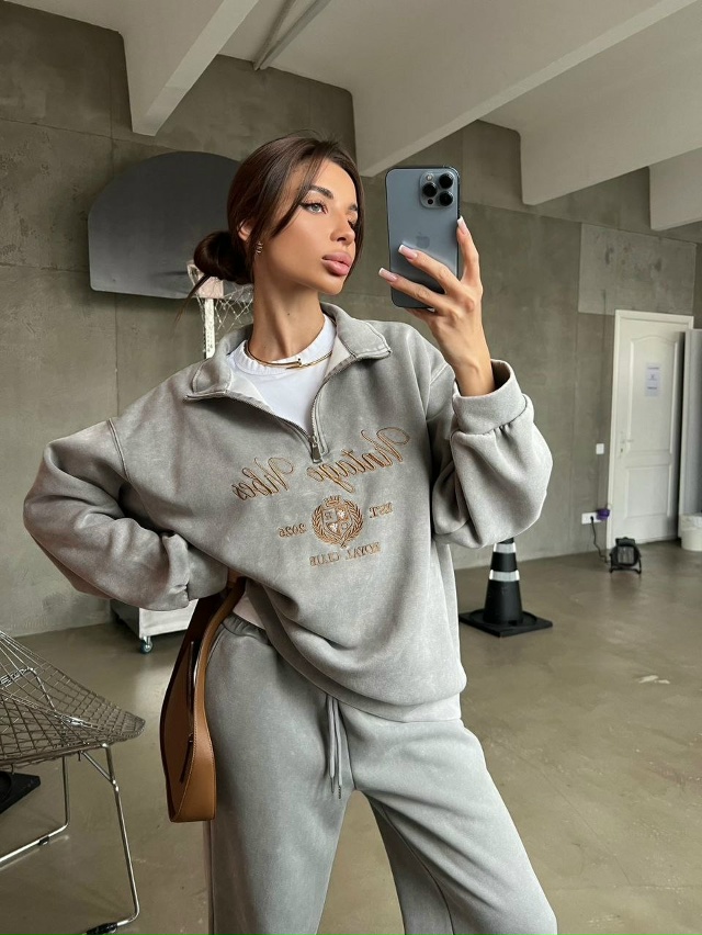 Спортивный костюм 23179161