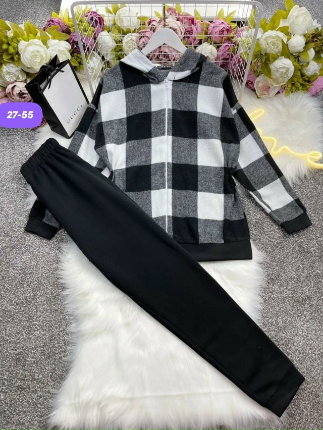 Спортивный костюм 23179847